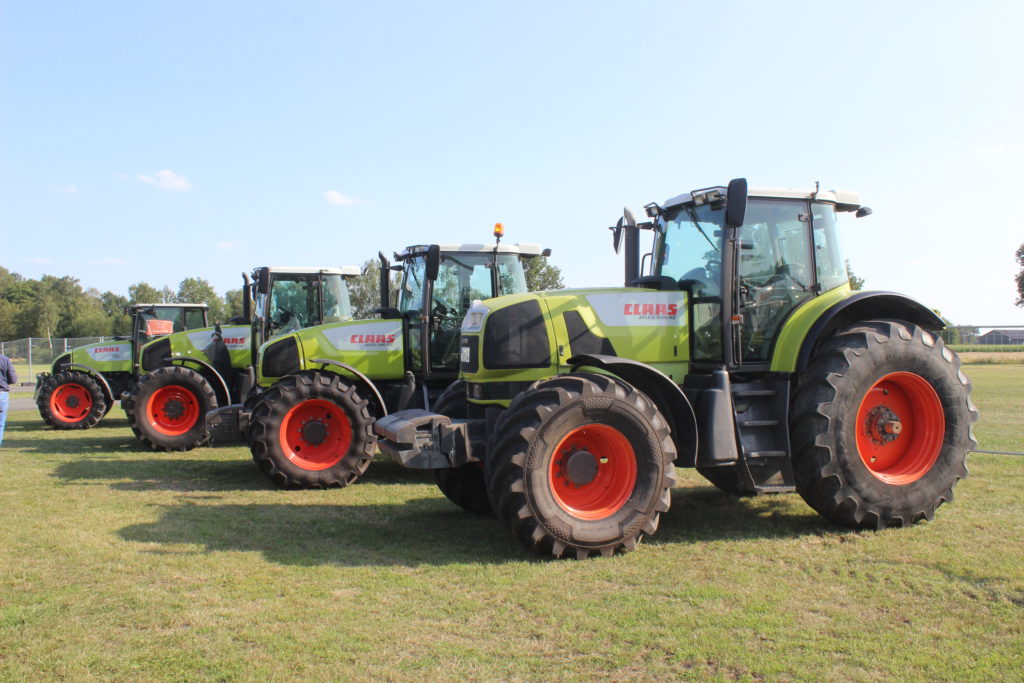 S převzetím Renaultu Claas získal standardní traktory třech modelových řad.