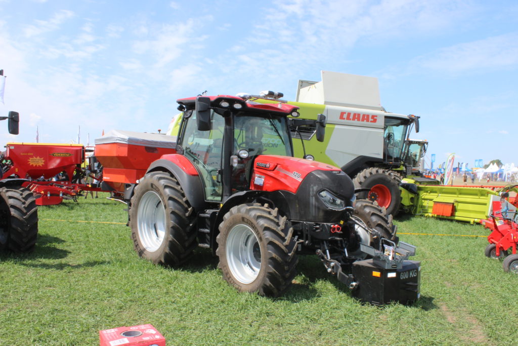 Traktor Case IH Vestrum 120 s rozmetadlem Rauch Axis 