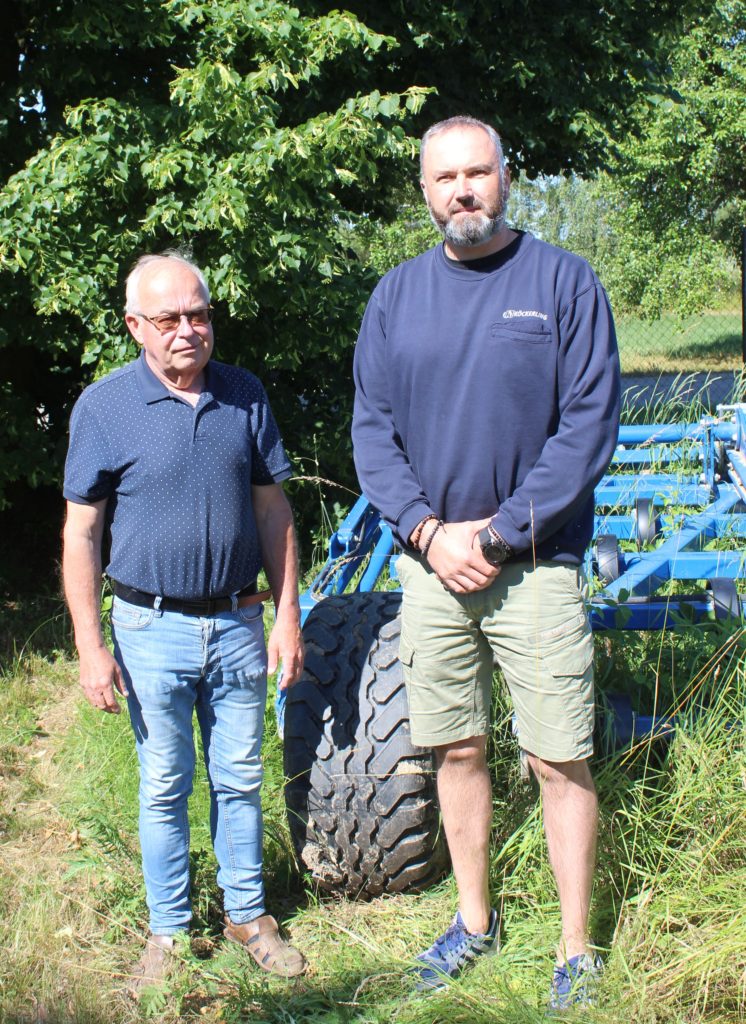 Jednatel společnosti Agro Temelín s. r., o. Ing. Jan Kukrál (vlevo) s Emilem Demetrem ze společnosti DEMCO s. r. o.   