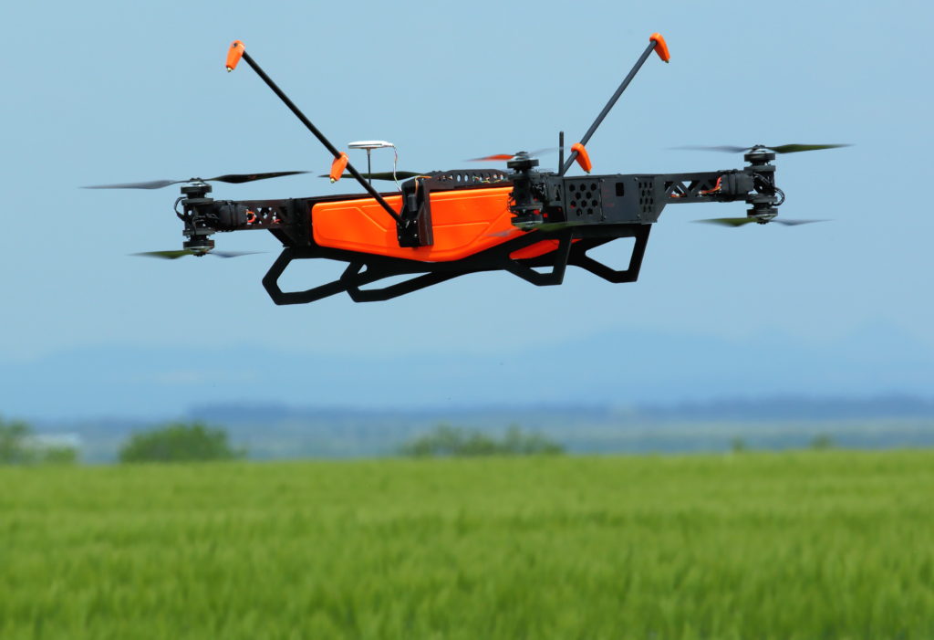 Víceúčelový pracovní dron Agronaut, vyvíjený na TF ČZU, je určen k lokální aplikaci chemických ochranných látek v systému precizního zemědělství   