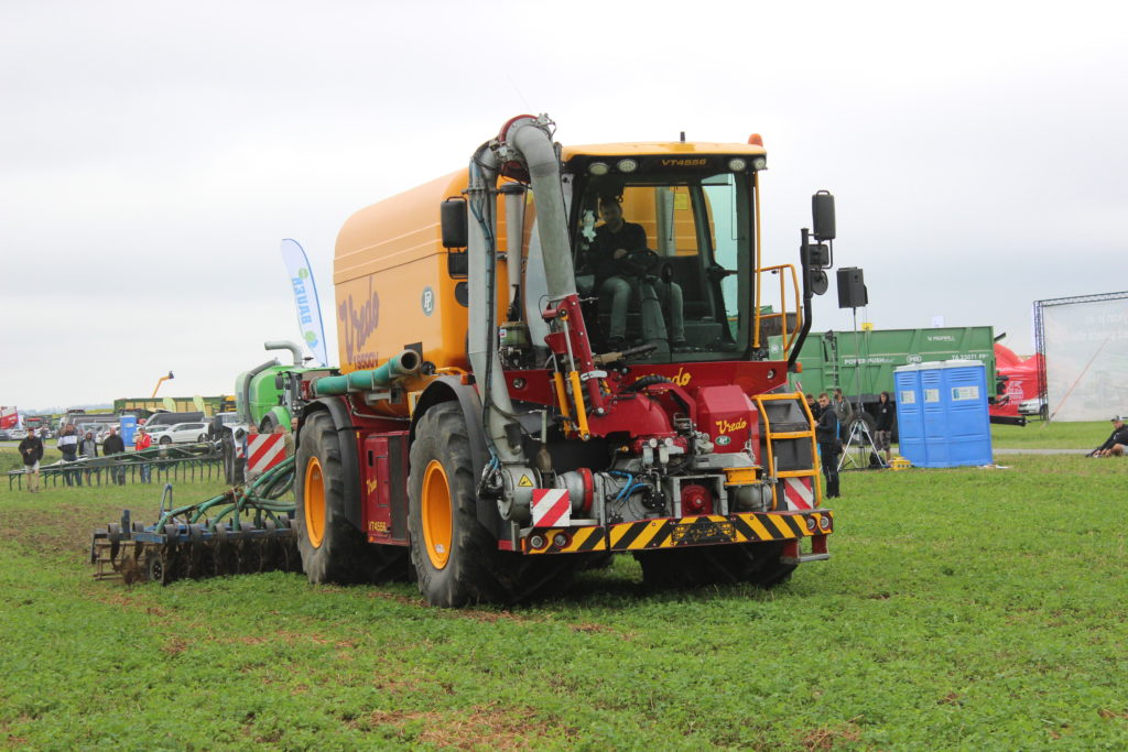 Vredo VT4556 s nádrží o objemu 19,5 m3