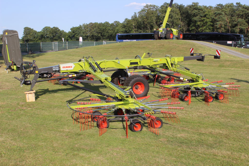 Největší typ Claas Liner 4900 nabízí možnost nastavení pracovního záběru v intervalu 10,10 až 15,00 metrů. 