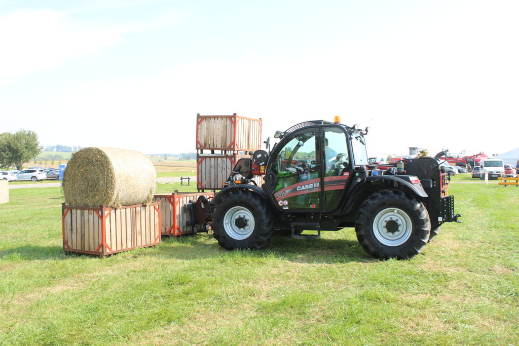 Manipulátor Case IH Farmlift 742