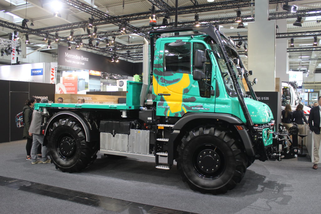 Mercedes-Benz proto představil na veletrhu Agritechnica 2023 své nejvýkonnější vozidlo pro zemědělství, Unimog U 535 Agrar.