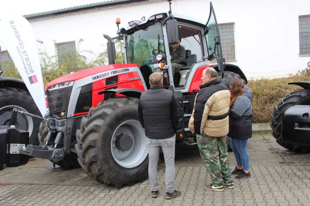 Šedočervené traktory mají na západě Čech budoucnost