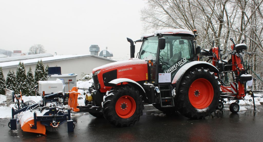 Traktory Kubota jsou vyhledávané do komunálních služeb