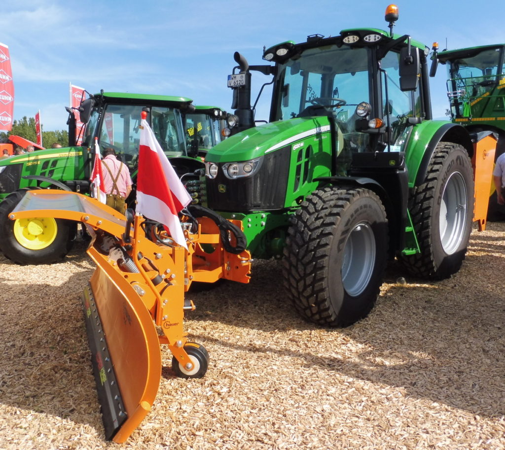 Čtyřválcové traktory se uplatňují v komunálním sektoru