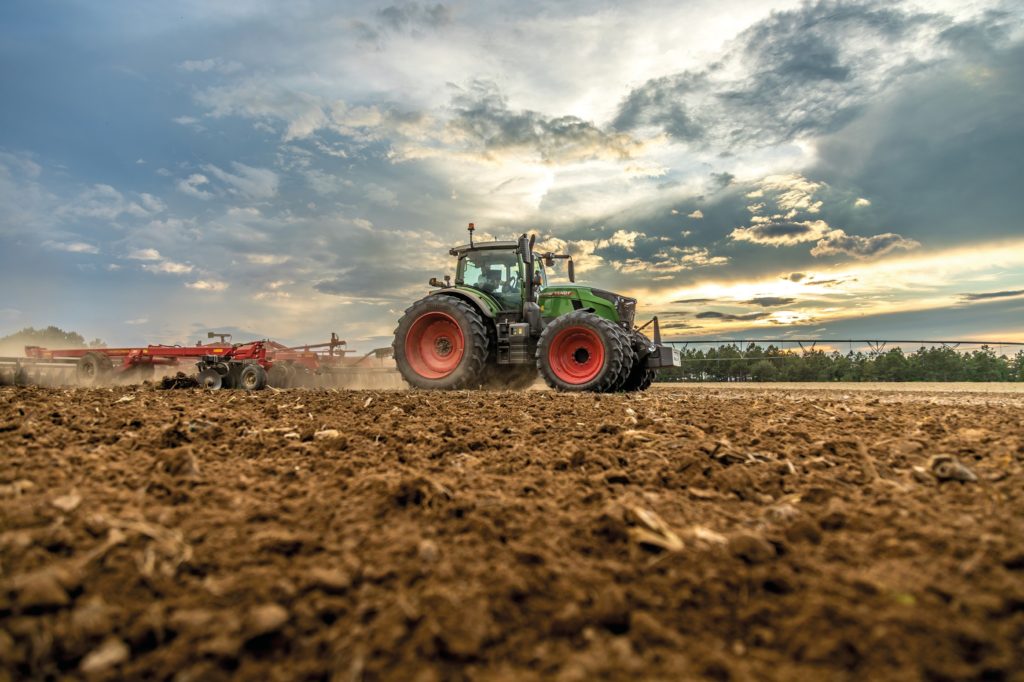 Steward je špičková technologie, která transformuje váš stávající traktor tak, aby fungoval autonomně.