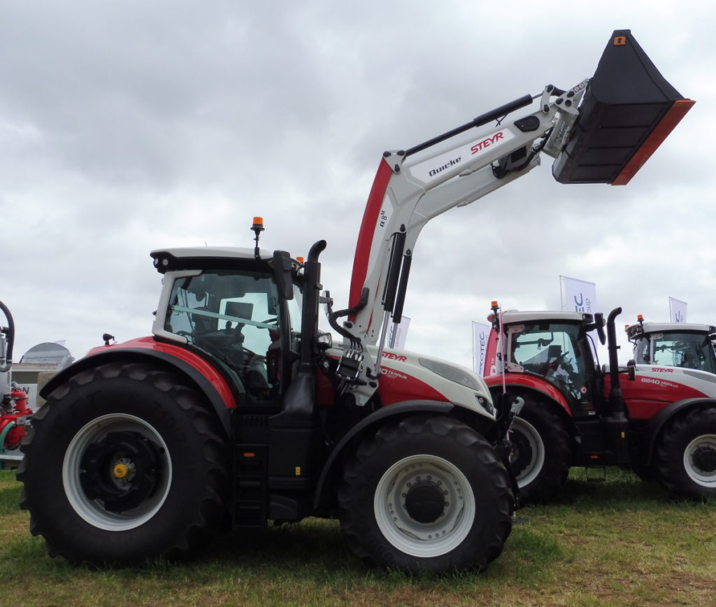 Některé značky nabízí traktory do výkonu 250 kW (340 k)