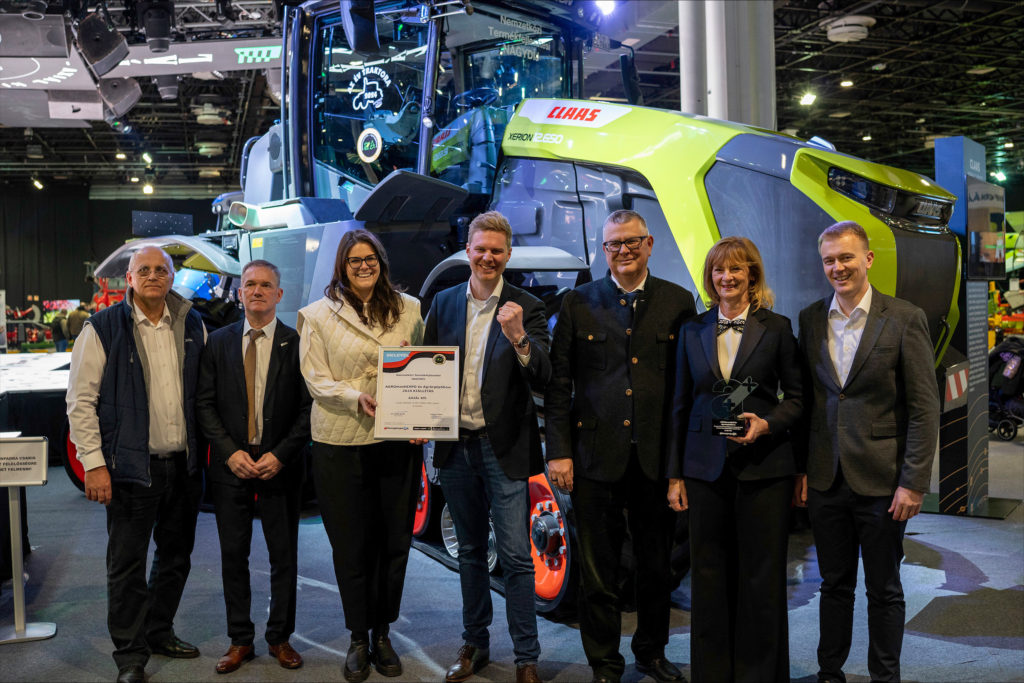 Potěšení mezi zástupci společností Claas a Axiál (dealer techniky Claas pro Maďarsko) při převzetí ceny Grand Prix v kategorii „International Product Development“.