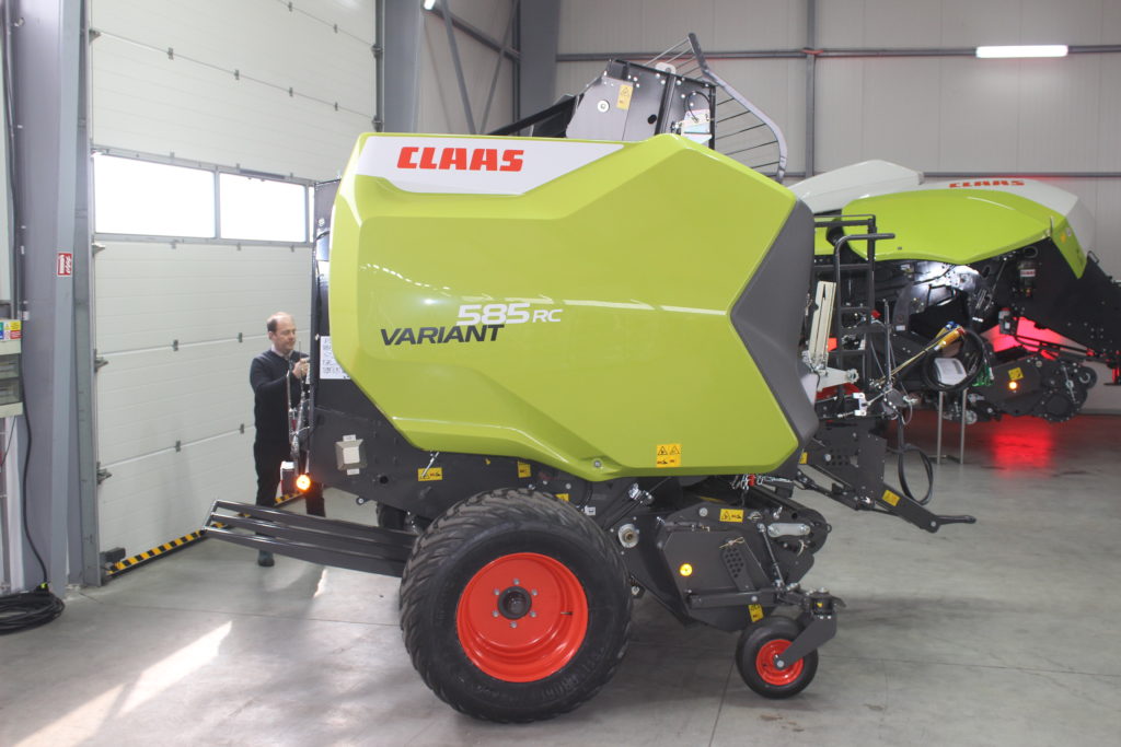 Lisy Claas Variant 580 a 585 mohou lisovat balíky o průměru až do 1,80 m.