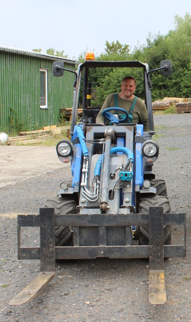 Farmář Jiří Pelc je s volbou nakladače spokojen