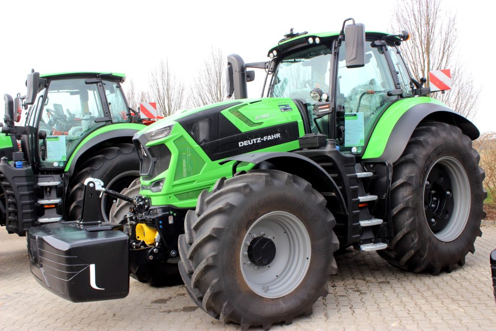 DEUTZ-FAHRr 8280 TTV o výkonu 287 k s plynulou převodovkou