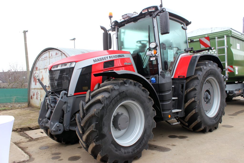 Massey Ferguson 8S.225 