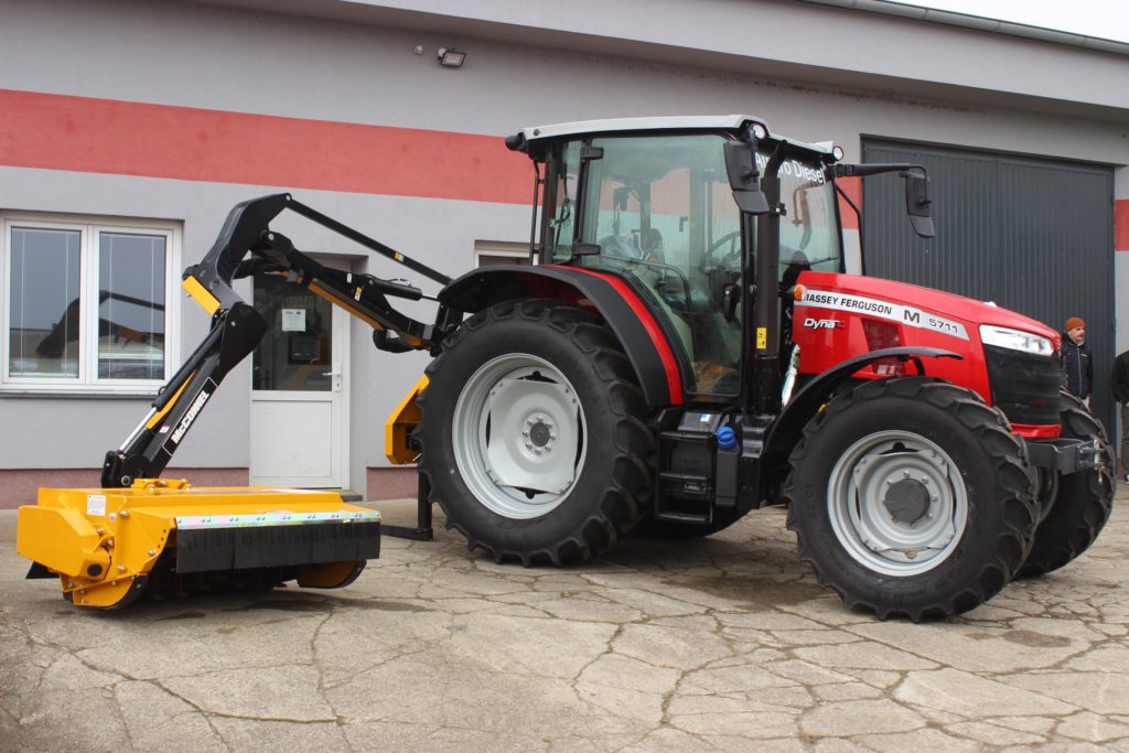 Massey Ferguson 5711M 