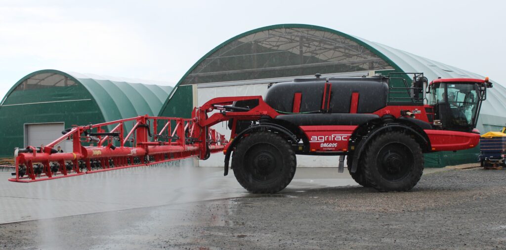 Samojízdný postřikovač Agrifac Condor Endurance II s nádrží o objemu 8000 l   