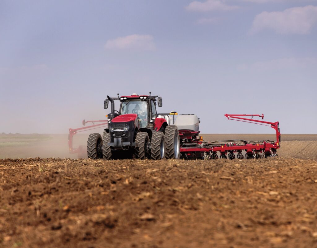 Case IH oznamuje nové nabídky technologií precizního zemědělství, jako jsou systémy Soil Command a  Active Implement Guidance Kit.