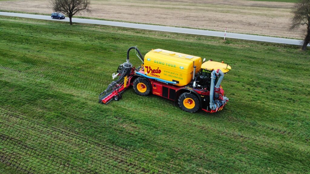 Pro bližší seznámení se samojízdným aplikátorem Vredo VT4556 pořádá dovozce do České Republiky  P & L, spol. s r.o. v letošním roce Demo tour. 