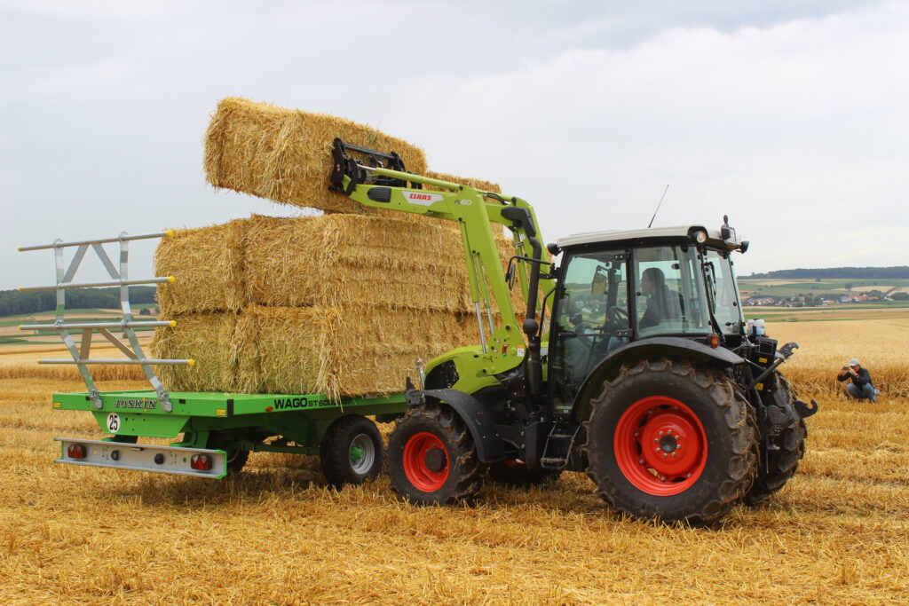 Claas má své čelní nakladače rozdělené do třech modelových řad: FL E, FL C a FL. .