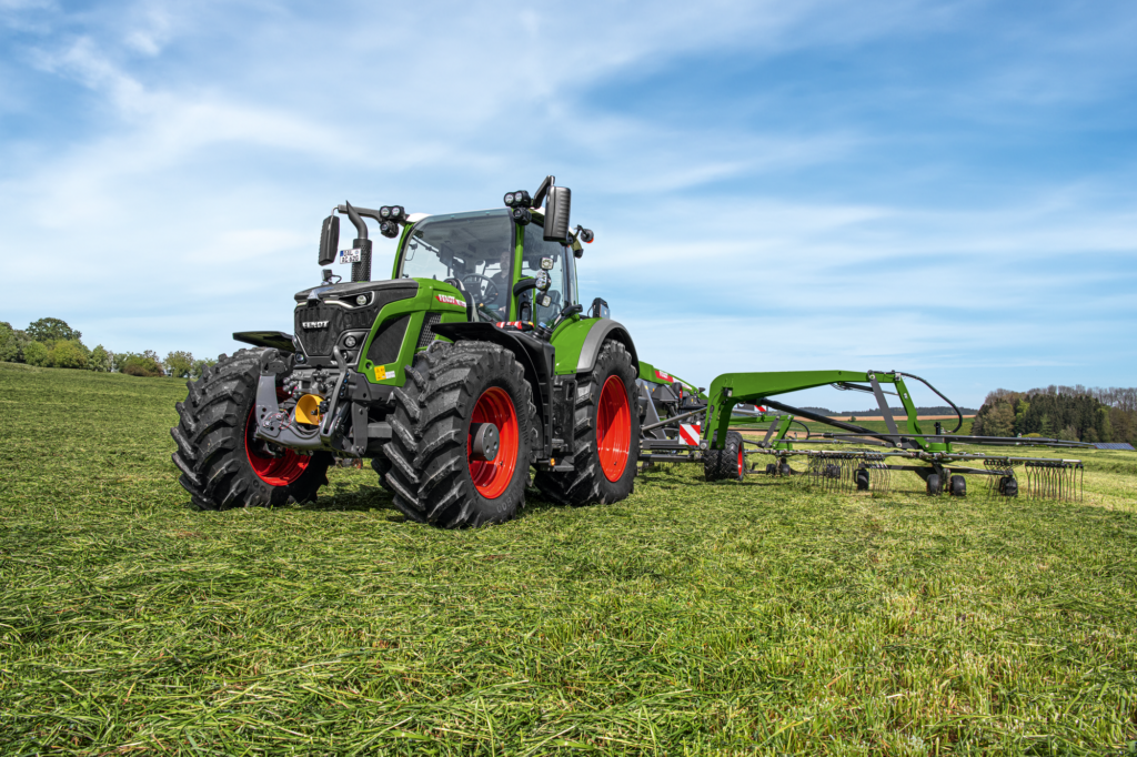 Od základu zcela nově vyvinutý Fendt 600 Vario dosahuje výkonového rozsahu 164 - 224 koní s motorem Agco Power Core 50 se čtyřmi válci a objemem pět litrů. 