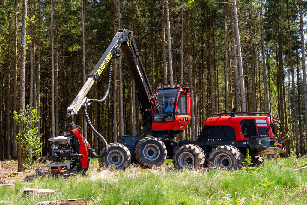 Díky těmto vylepšením je hlavice Komatsu C124 nyní ještě efektivnější, odolnější a uživatelsky přívětivější.