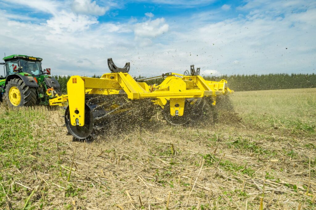 Mnoho zemědělců hledá výkonné řezací válce pro zpracování houževnatého materiálu či vysokých silných stonků anebo vrstev posklizňových zbytků o velké tloušťce. Do takových podmínek je určen řezací válec BEDNAR Duracut TE