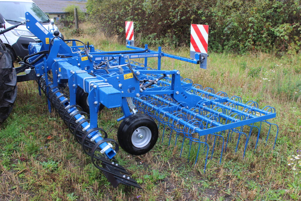 Šestimetrové nesené prutové brány Köckerling Grasmaster   