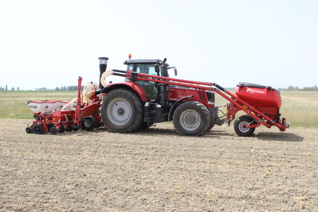 FarmCentre společnosti Kverneland Group funguje jako centrum poznatků, týkajících se strojů, a zobrazuje aktualizace stavu všech připojených strojů v reálném čase.