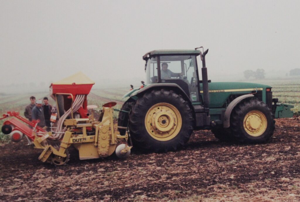 Rozšíření základní, ale i volitelné výbavy tyto oblíbené těžké tahače John Deere opět posunulo blížeji k požadavkům evropských farmářů.