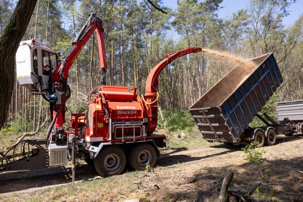 Štěpkovací rotor je energeticky nenáročný. Se speciálními noži a dle volby síta lze produkovat velmi jemnou anebo naopak hrubou štěpku