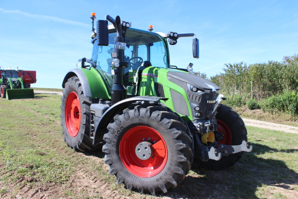 Traktor Fendt 600 Vario