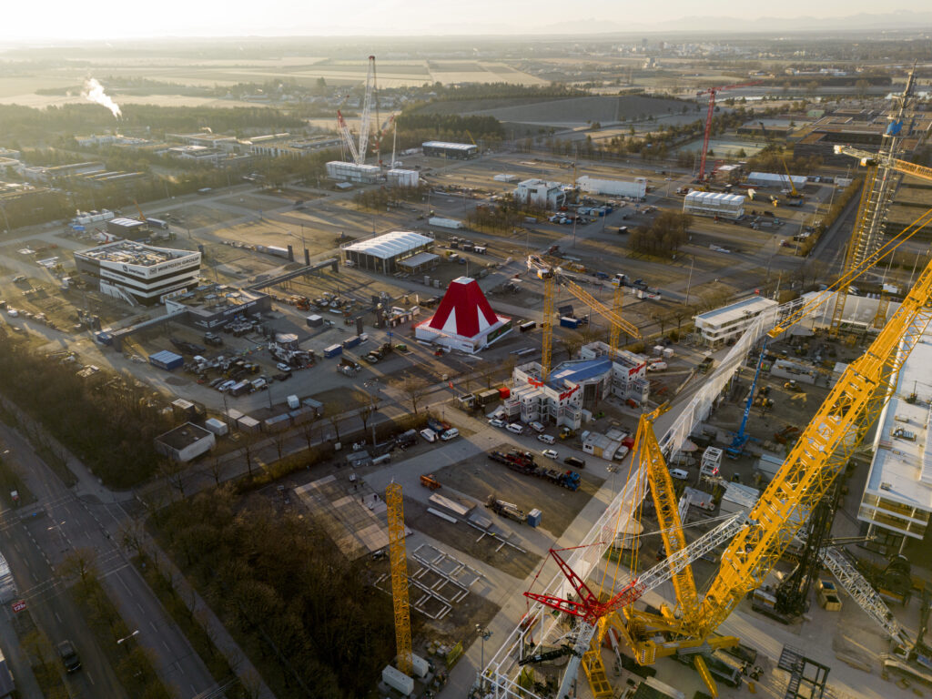S kompletní výstavní plochou 614 000 metrů čtverečních je Bauma největší veletrh na světě.