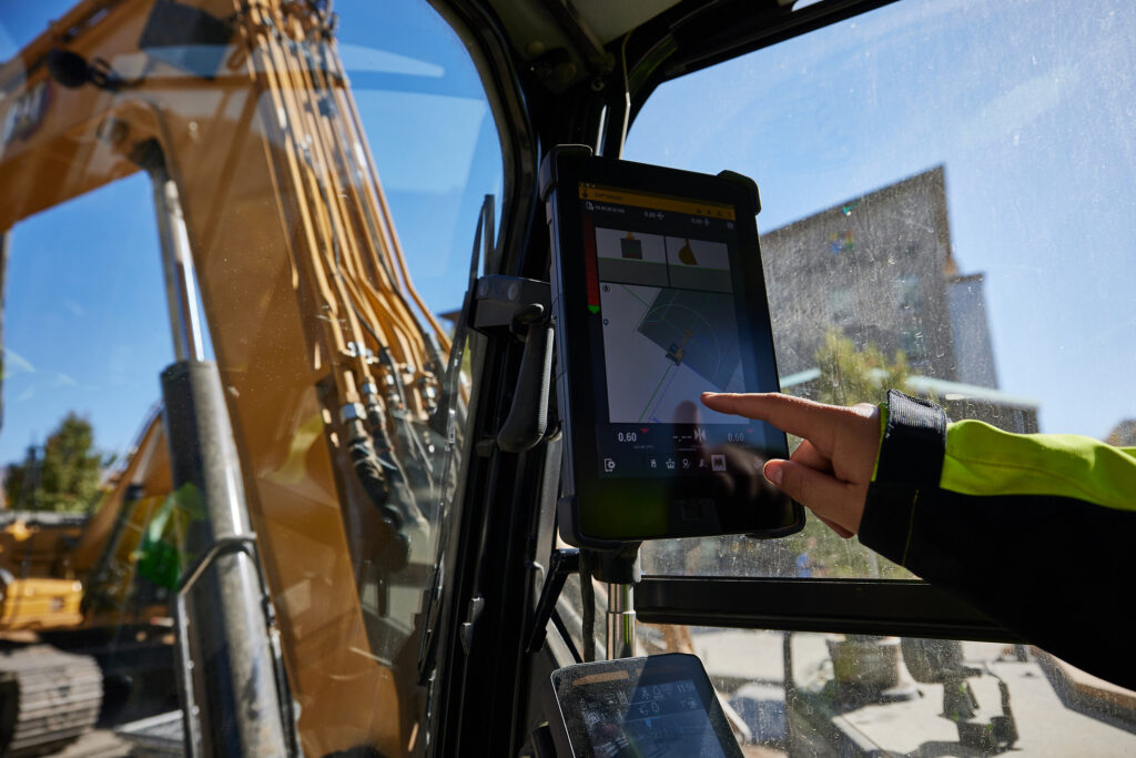 Představena byla i nová elektronická řešení stavební techniky Caterpillar.
