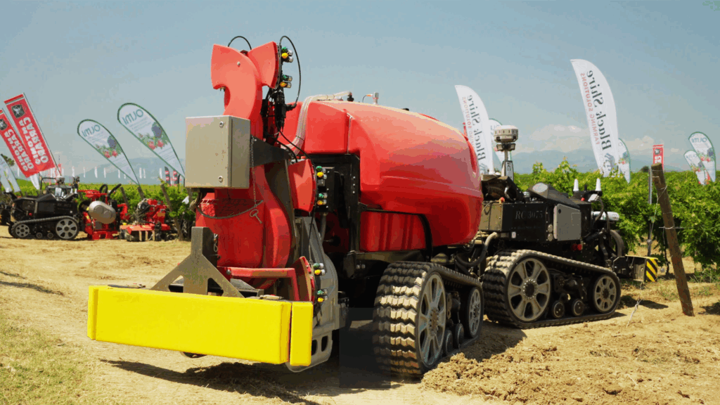 Na veletrhu Enovitis byl systém představen na postřikovači Dragone, spojeném s autonomním robotem RC3075, vyvinutým inovativní italskou společností Black Shire se sídlem ve Vezza d’Alba (CN). 