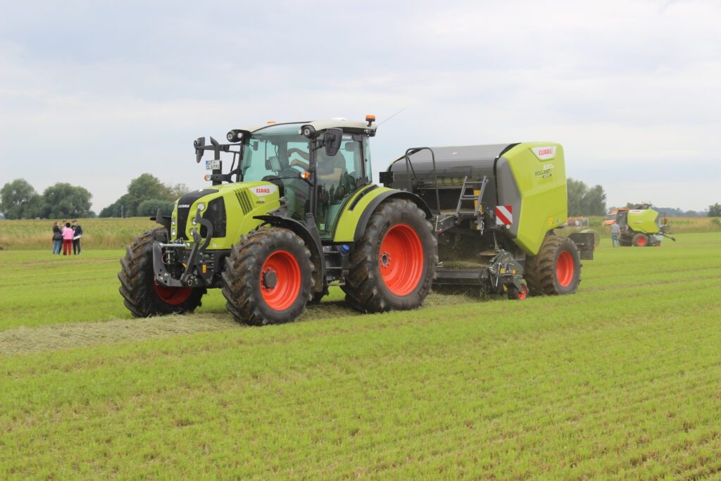 Claas Rollant 630 RC svého uživatele přesvědčí nejenom vyšší výkonností, ale i vyšším uživatelským komfortem spolu s menší náročností údržby.
