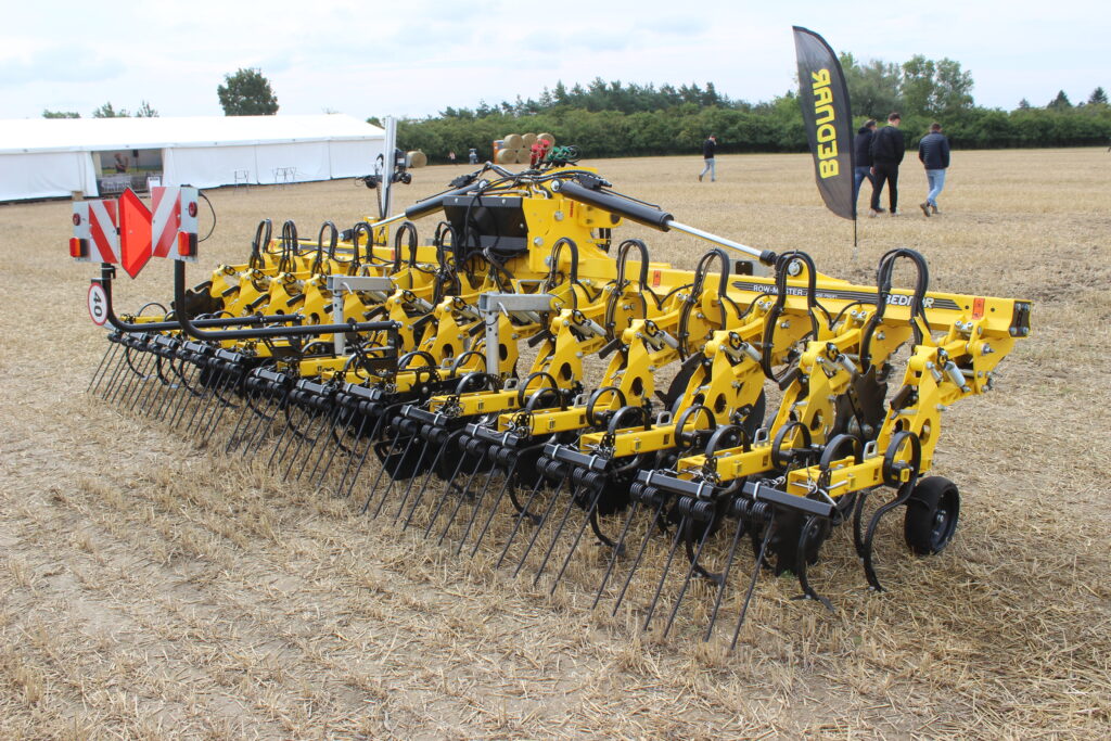 Zajímavostí na kypřiči Row-Master RN_Profi je příprava pro použití systému AutoPath, vyvinutému výrobcem John Deere. 