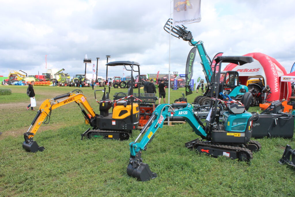 Malá pásová rypadla Schmidt a APS