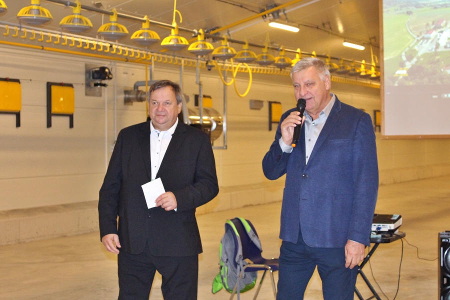 Předseda družstva DVPM Slavíkov Ing. Václav Němec a výkonný ředitel AGE s. r. o. Václav Bouz Foto archiv AGE

