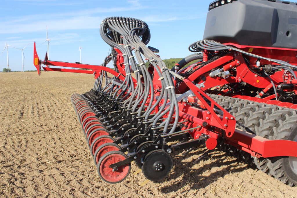 Co se týká secích botek, lze i nadále využít známé možnosti jako TurboDisc III, TurboEdge botky nebo radličku WideEdge se šířkou 110 mm. 