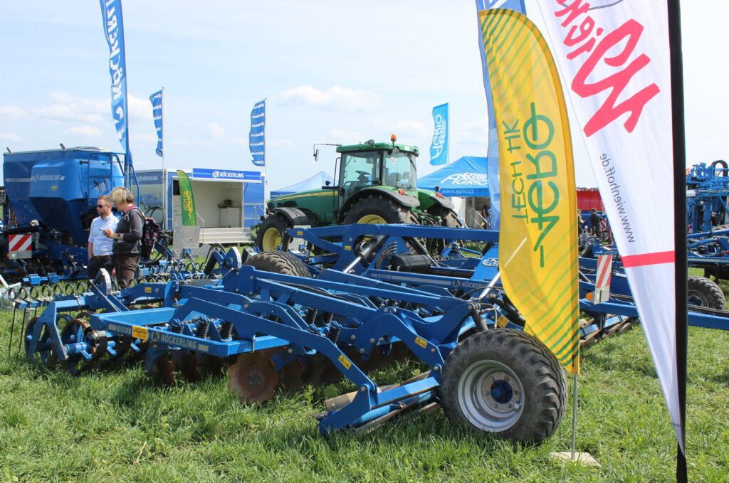 Rebell -classic- 600T 2.0 je v přední části vybaven hydraulicky ovládanými řezacími válci