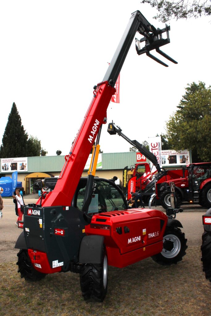 Magni THA 3.6 se řadí mezi kompaktní manipulátory