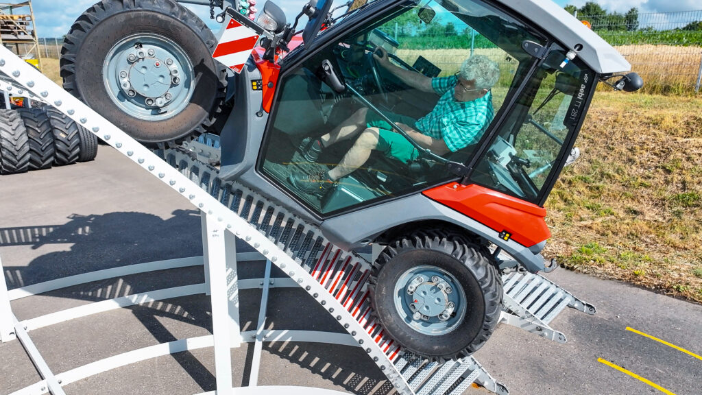 Aebi Terratrac překonává příkré stoupání