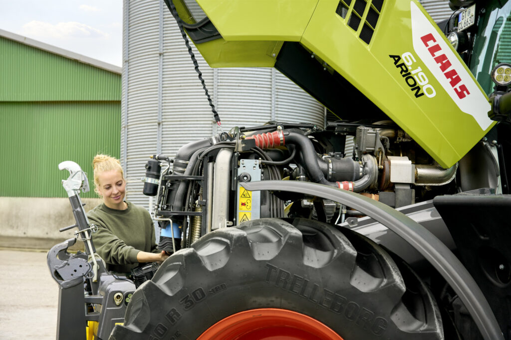 Model Arion 6.190 Cmatic je vybaven šestiválcovým motorem o objemu 6,8 litru s maximálním výkonem 205 k (systém CPM).