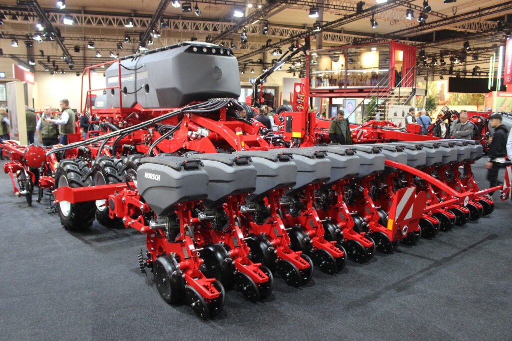 Na svém stánku na veletrhu Agritechnica 2025 vystavovala firma Horsch také secí stroj Focus 6.50 ST F poslední generace. 