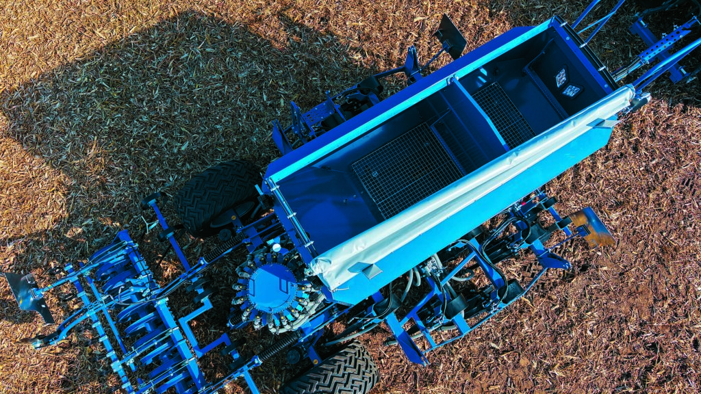 Ultima CS 300 ve variantě Combi se zásobníkem rozděleným v poměru 60:40