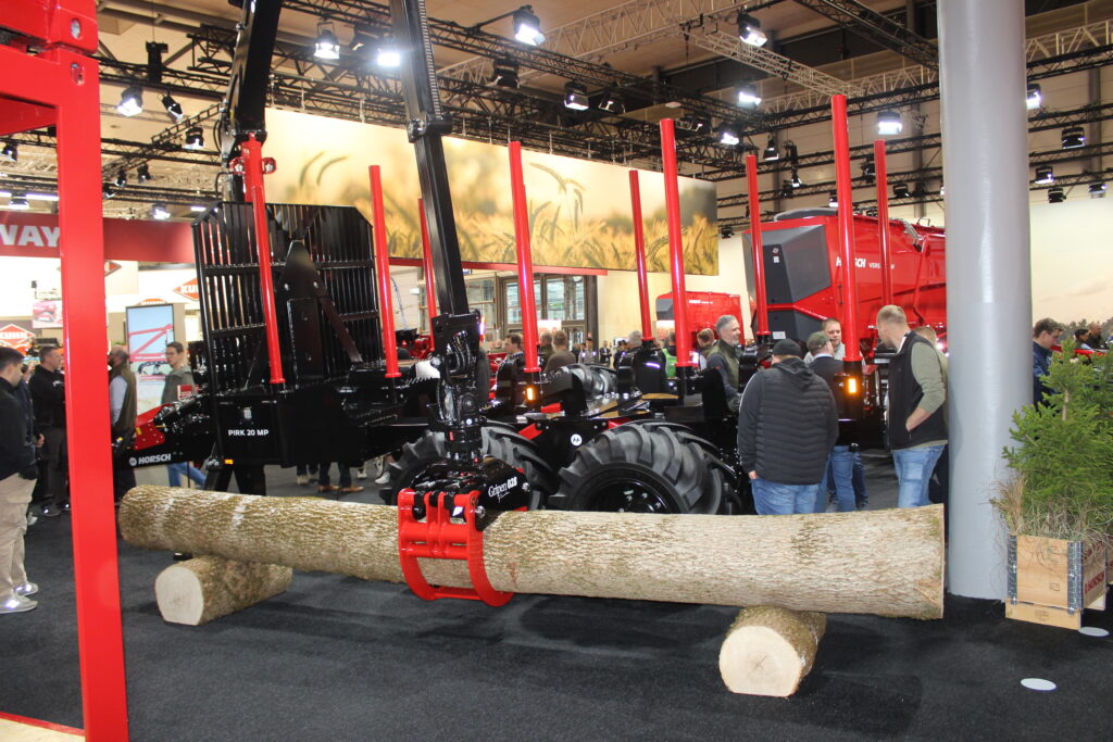 Poprvé byl na stánku společnosti Horsch představen vyvážecí přívěs Horsch Pirk 20 MP, který vzbudil značnou pozornost.