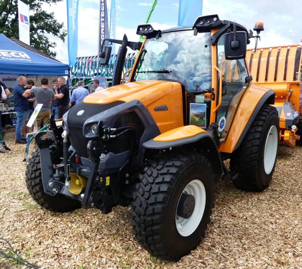 Čtyřválcové traktory se uplatňují rovněž v komunálním sektoru