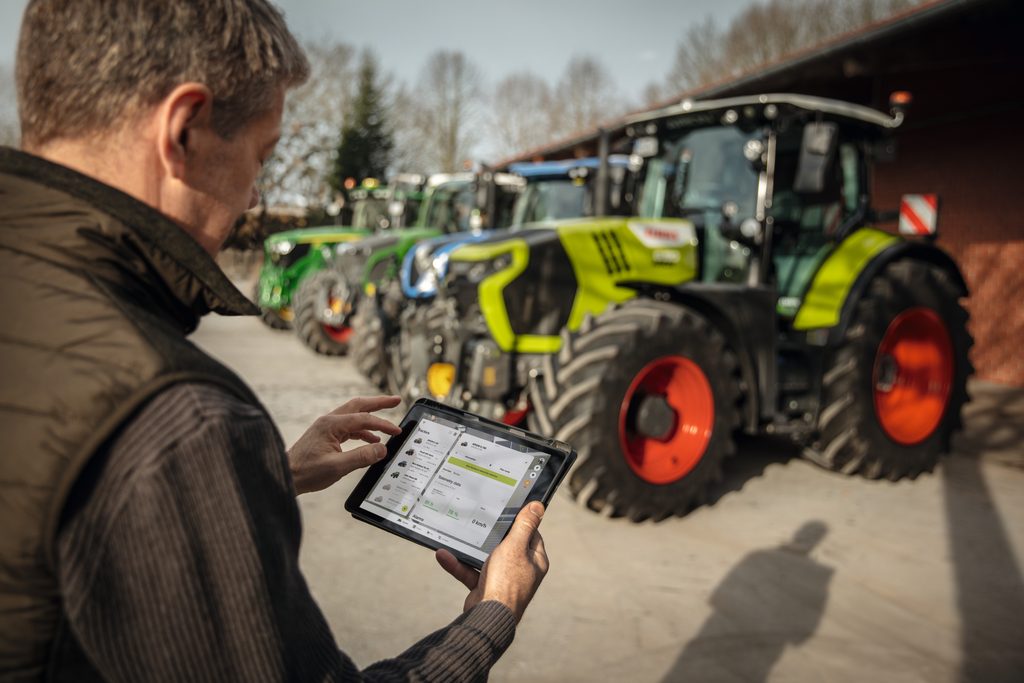 CLAAS connect nabízí různé možnosti správy smíšených vozových parků – od využití aplikace pro chytré telefony jako GPS trackeru přes otevřená rozhraní pro komunikaci s dalšími výrobci až po budoucí integraci telemetrických dat od různých partnerů pro dodatečné vybavení strojů.