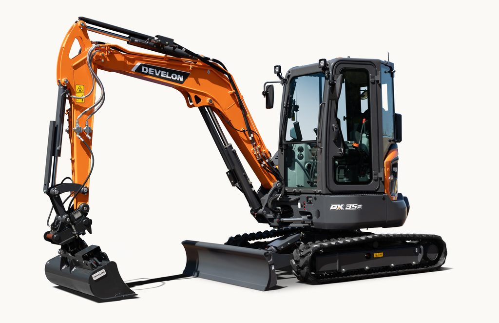 Develon uvádí na trh modernizovanou verzi minirypadla DX35Z-7 ve čtyřtunové třídě, která splňuje emisní normu Stage V.