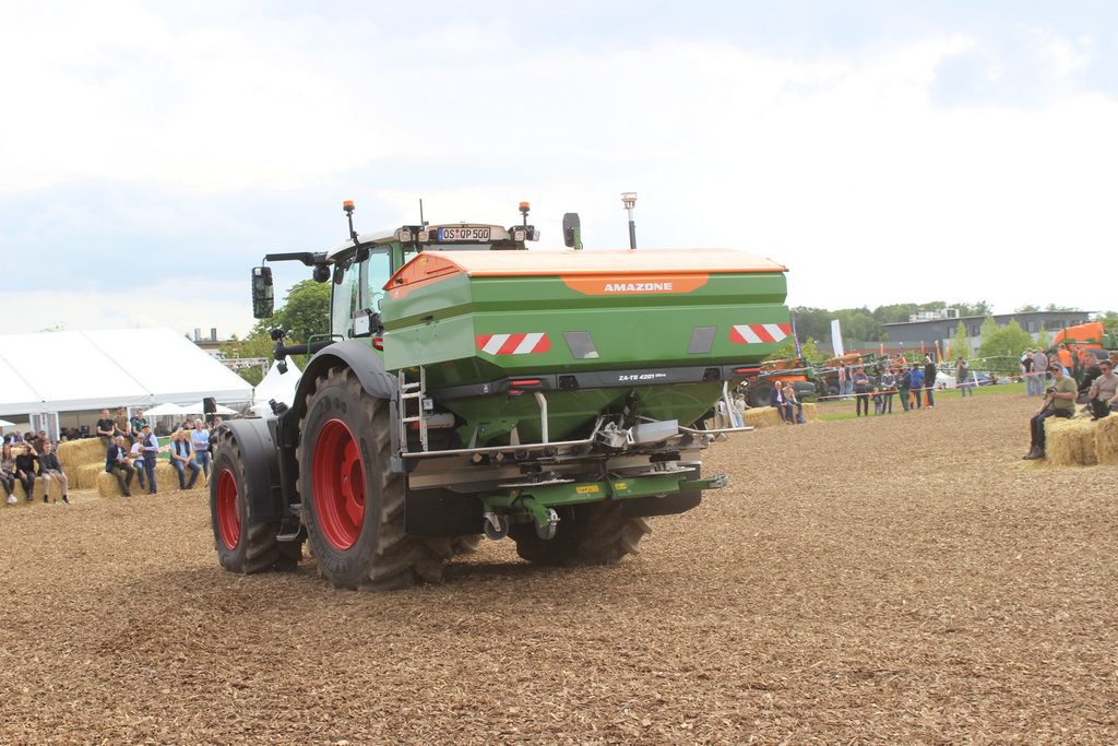Amazone ZA-TS 01 AutoSpread je díky systému Autospread vůbec první autonomně fungující odstředivé rozmetadlo na světě. 